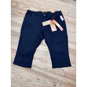 Elite Jeans Woman's Size 24W Black Capri Handcrafted Jeans Dressbarn NWT